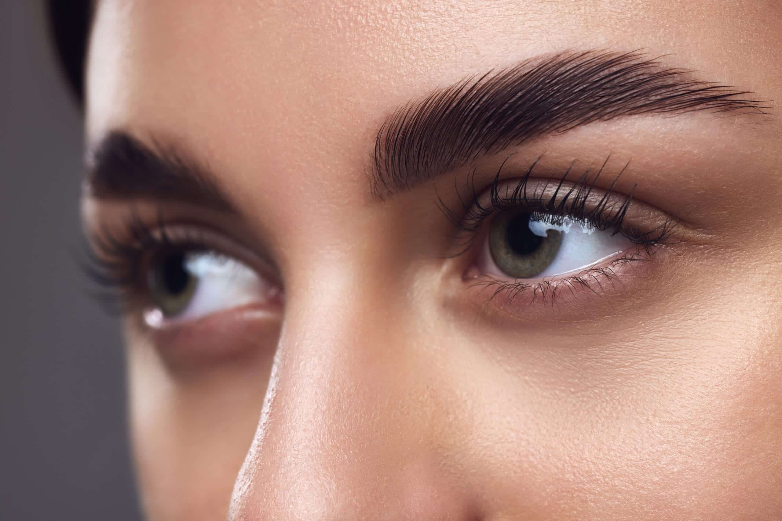 Lash & Brow Tinting incl. Shaping with Wax or Tweezers