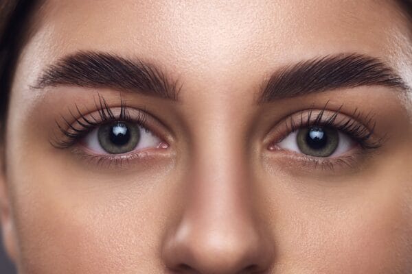 Brow lift med farve