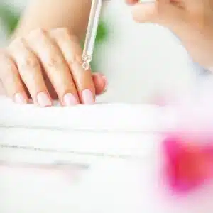 Manicure med lak eller olie