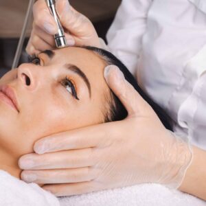 Diamantslibning med lys, AHA og Herbs - Nordic Skin College