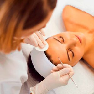 Dybdeudrens behandling (Teenagehud) - Nordic Skin College